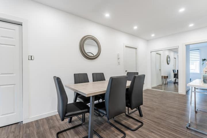 Huge 3 Bedroom With A Large Patio Apartamento Montreal