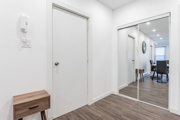 Huge 3 Bedroom With A Large Patio * Montreal