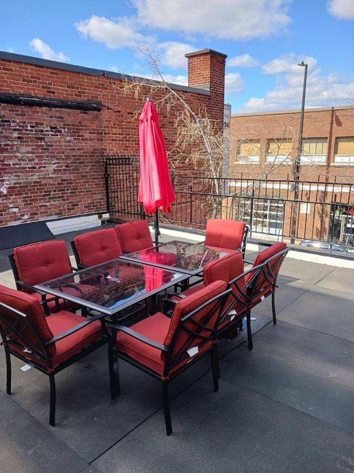 Huge 3 Bedroom With A Large Patio Apartamento Montreal
